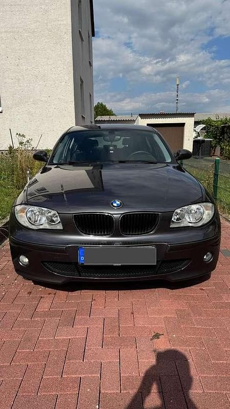 Grau Gebraucht 2004 BMW 116 Advantage Kleinwagen | 2.300 € (Superpreis) - Bild 1/4
