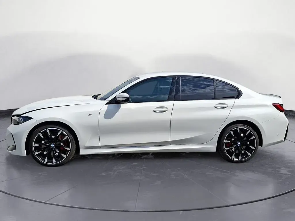 Gebraucht BMW 330 M Sport 245 PS (180 kW) 2025 Weiß Limousine