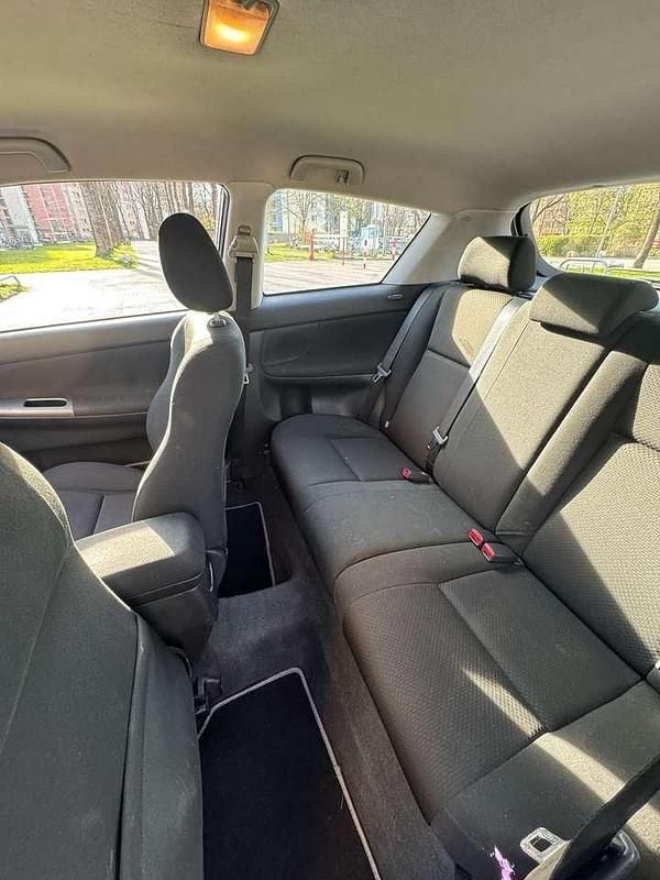 Grau Gebraucht 2005 Toyota Corolla Kleinwagen | 2.100 € (Guter Preis) - Bild 1/4