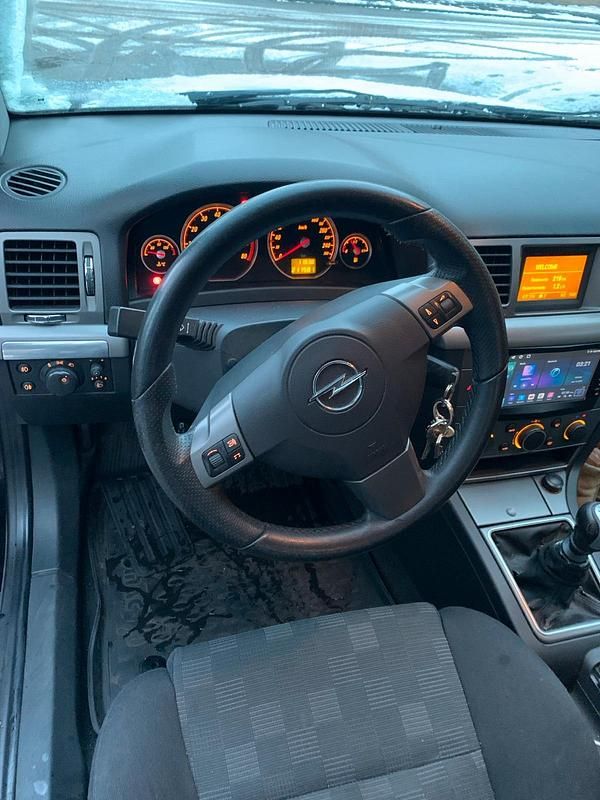 Gebraucht Opel Vectra GTS 155 PS (114 kW) 2007 Schwarz Limousine