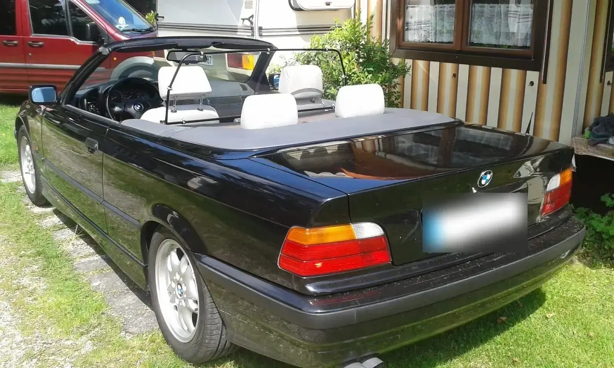 Gebraucht BMW 320 Cabriolet Sport Line 150 PS (110 kW) 1995 Schwarz Cabrio