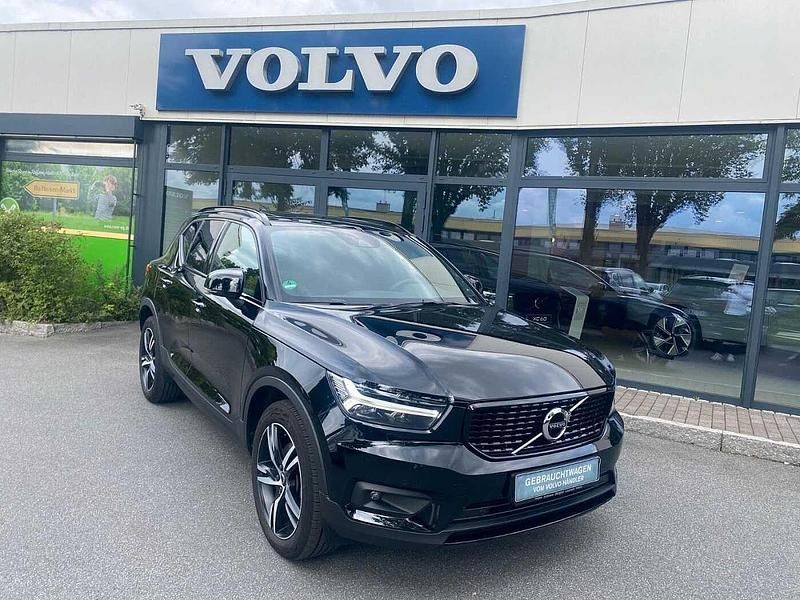 Schwarz Gebraucht 2020 Volvo XC40 R-Design SUV | 27.900 € (Fairer Preis) - Bild 1/4