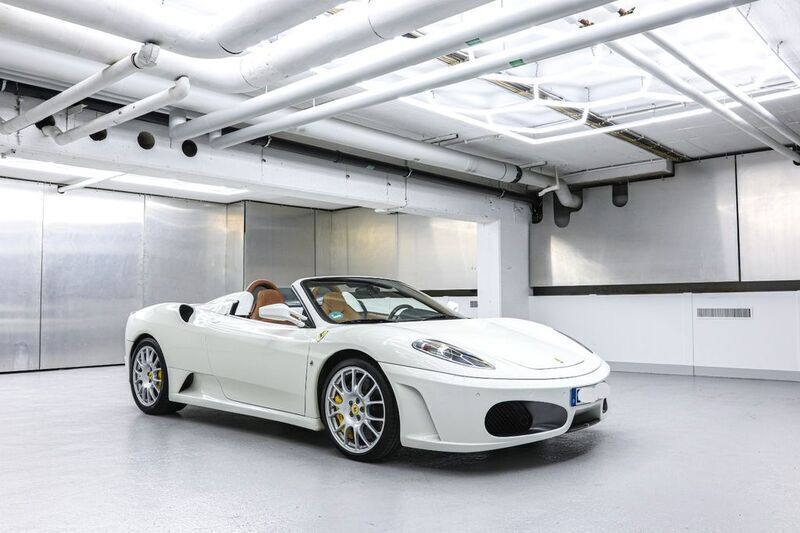 Weiß Gebraucht 2009 Ferrari F430 Cabrio | 139.900 € (Teuer) - Bild 1/4