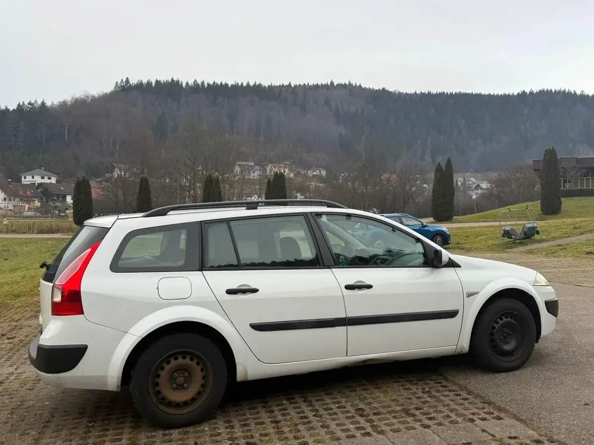 Gebraucht Renault Mégane GrandTour Avantage 111 PS (81 kW) 2008 Weiß Kombi