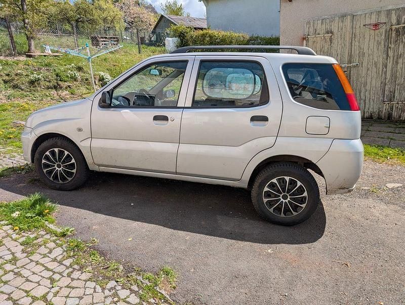 Gebraucht Subaru Justy 94 PS (69 kW) 2004 Silber Kleinwagen