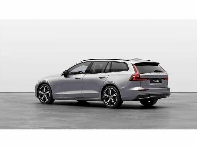 Gebraucht Volvo V60 145 PS (106 kW) 2025 Kombi