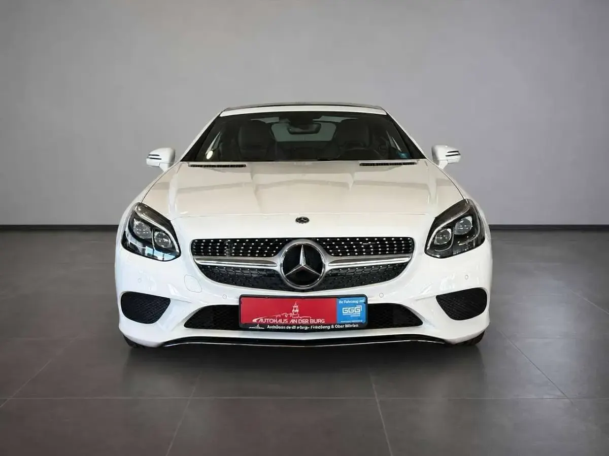 Gebraucht Mercedes SLC180 156 PS (114 kW) 2019 Weiß Cabrio