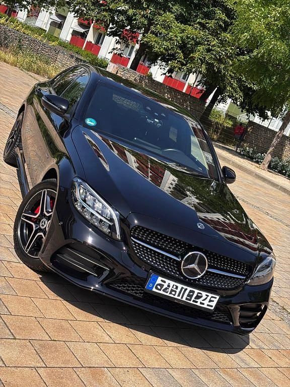 Gebraucht 2020 Mercedes C300e AMG line Limousine | 30.499 € (Teuer) - Bild 1/4