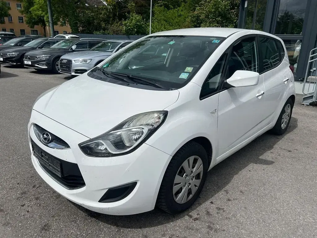 Gebraucht Hyundai ix20 Classic 90 PS (66 kW) 2012 Weiß Kleinwagen