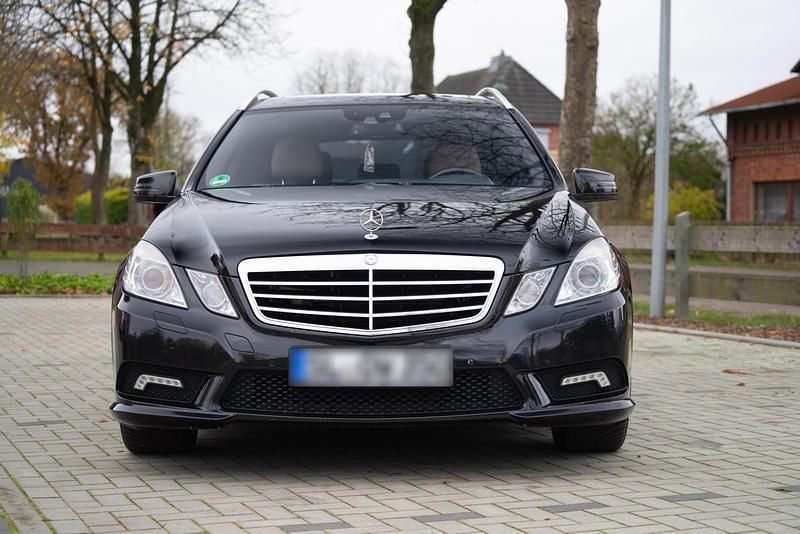 Gebraucht Mercedes E350 231 PS (169 kW) 2009 Schwarz Kombi
