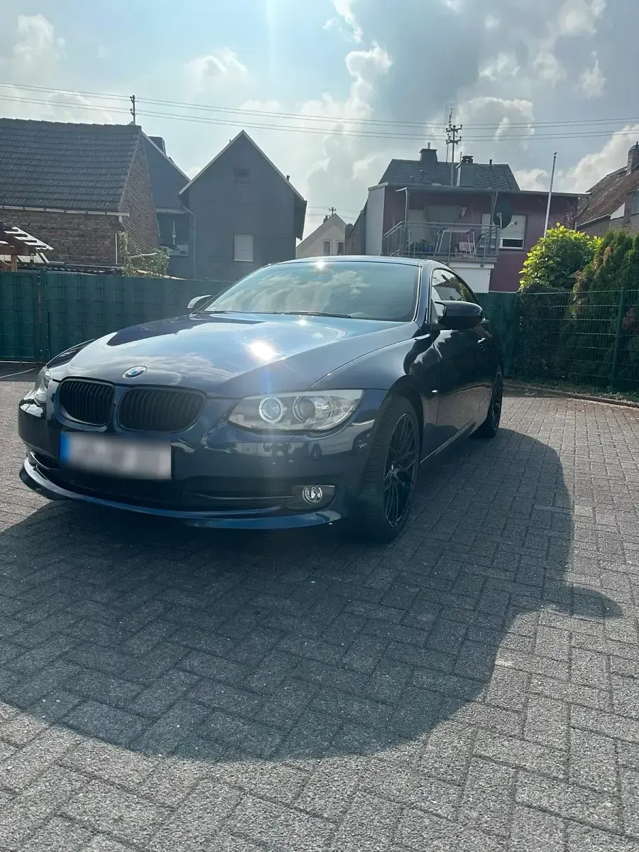 Gebraucht BMW 318 143 PS (105 kW) 2012 Blau Coupé