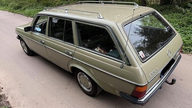 Gebraucht Mercedes 200 107 PS (78 kW) 1985 Grün Kombi