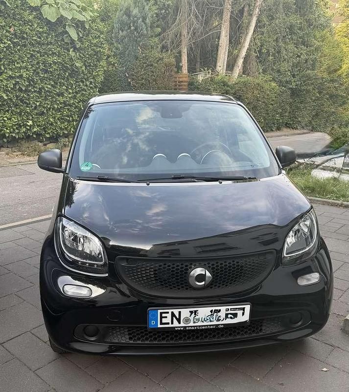 Schwarz Gebraucht 2017 Smart ForFour Basis Kleinwagen | 5.999 € (Fairer Preis) - Bild 1/4