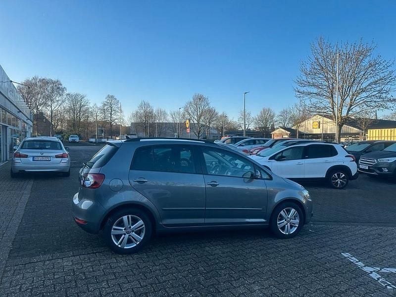 Grau Gebraucht 2014 VW Golf VII Life Limousine | 6.190 € (Superpreis) - Bild 1/4