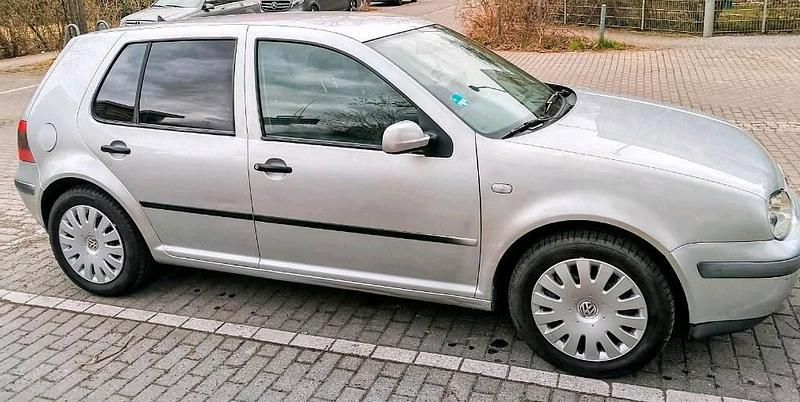 Gebraucht VW Golf IV 105 PS (77 kW) 2000 Silber Kleinwagen