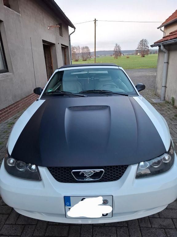 Second-hand Ford Mustang 193 CP (141 kW) 2002 Alb Cabrio