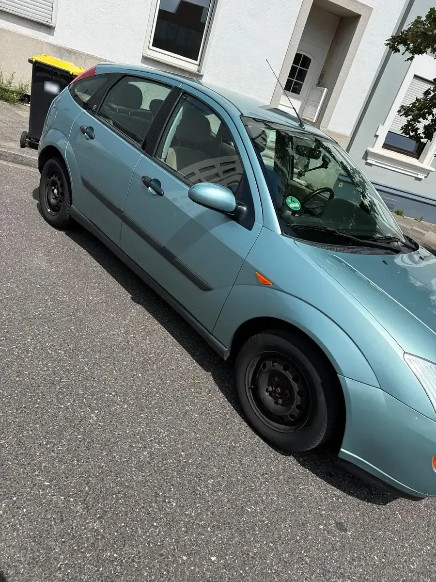 Gebraucht Ford Focus 115 PS (84 kW) 1999 Limousine