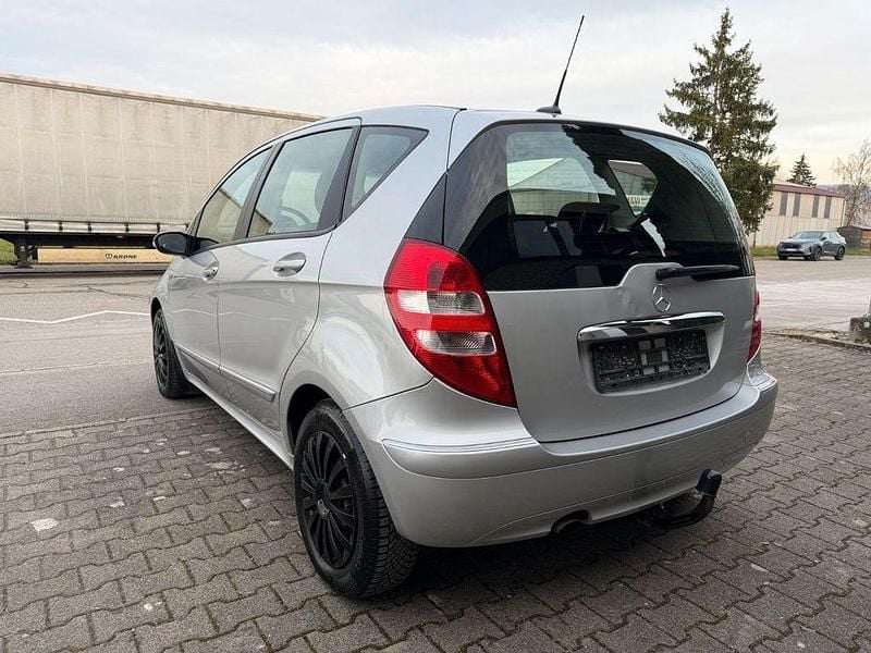 Gebraucht Mercedes A170 Elegance 116 PS (85 kW) 2006 Silber Van / Kleinbus