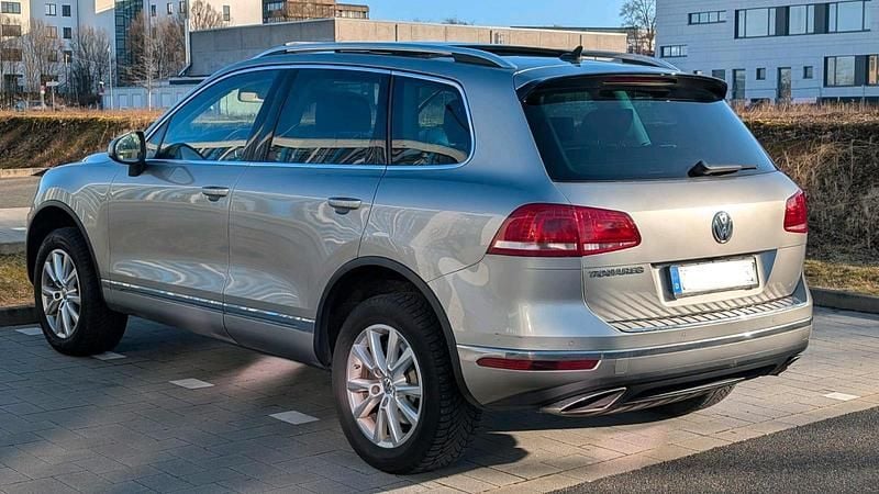 Gebraucht VW Touareg 262 PS (192 kW) 2015 Silber SUV