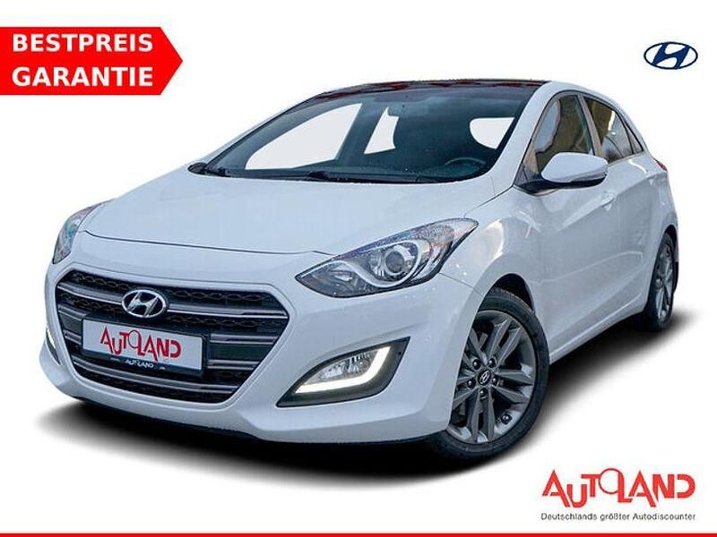 Weiß Gebraucht 2016 Hyundai i30 Passion Kleinwagen | 12.990 € (Etwas zu teuer) - Bild 1/4