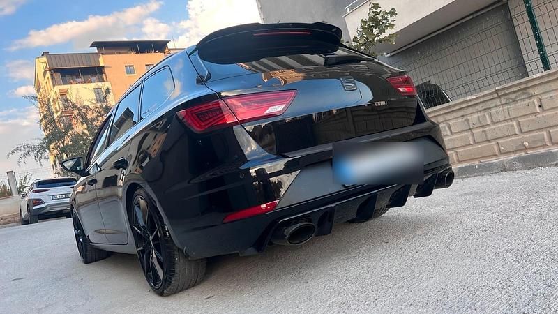 Second-hand Seat Leon ST 4Drive 300 CP (220 kW) 2017 Negru Break