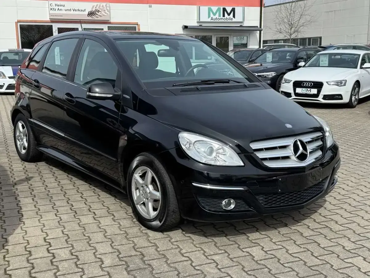 Gebraucht Mercedes B160 95 PS (69 kW) 2010 Schwarz Kleinwagen