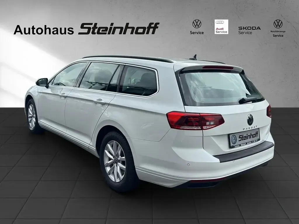 Gebraucht VW Passat R-line 150 PS (110 kW) 2022 Weiß Kombi