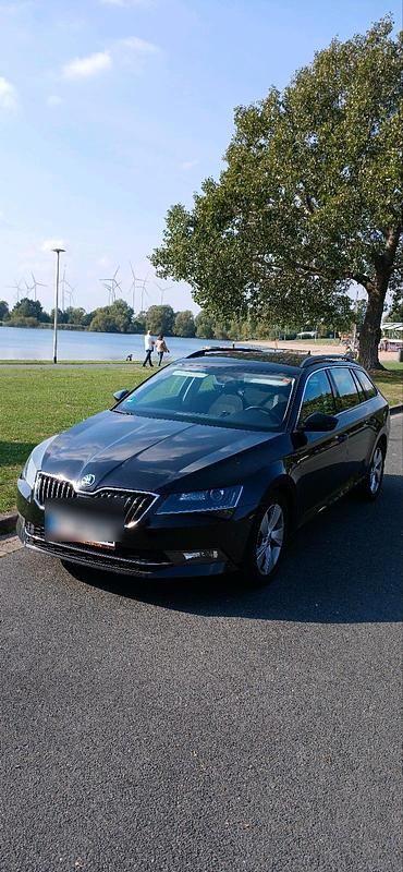 Schwarz Gebraucht 2016 Skoda Superb Kombi | 13.500 € (Guter Preis) - Bild 1/4