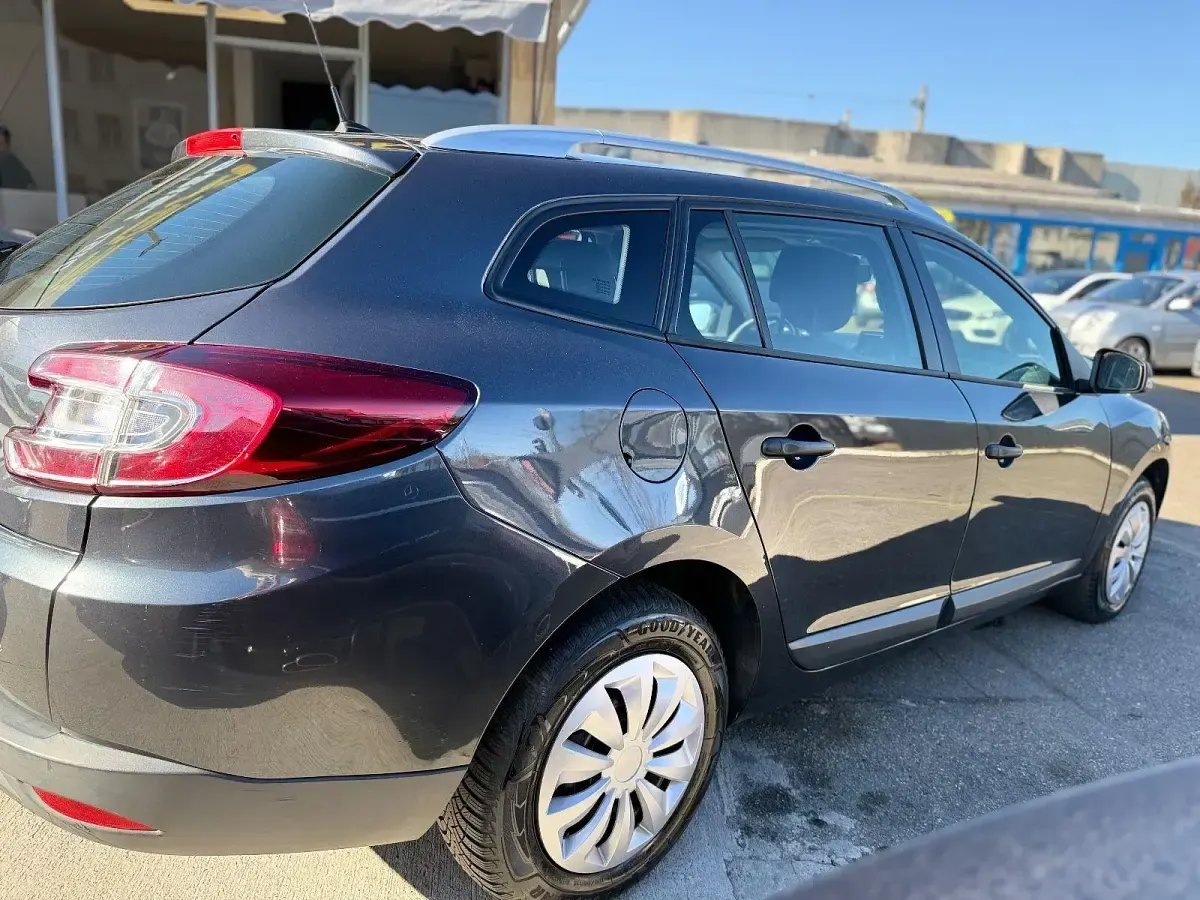 Gebraucht Renault Mégane GrandTour Authentique 110 PS (80 kW) 2013 Kombi