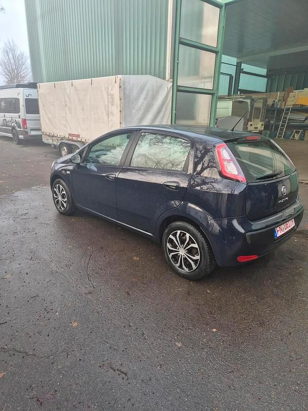 Gebraucht Fiat Punto 65 PS (47 kW) 2011 Blau Kleinwagen