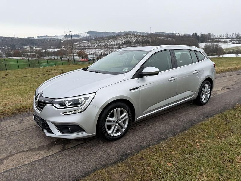 Gebraucht Renault Mégane GrandTour Business 116 PS (85 kW) 2020 Silber Kombi
