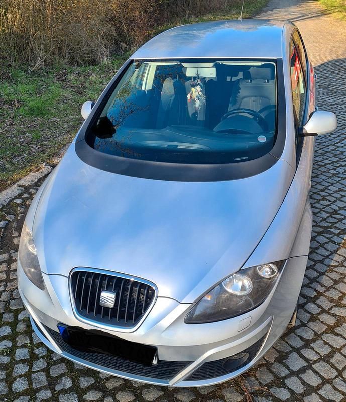 Gebraucht Seat Altea 125 PS (91 kW) 2011 Silber Kleinwagen
