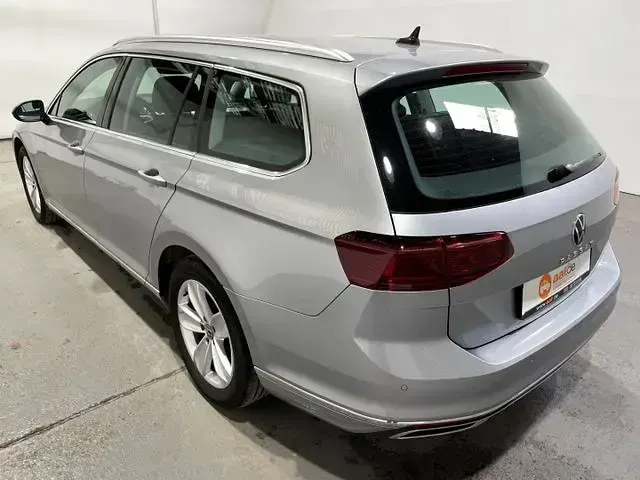 Gebraucht VW Passat Elegance 150 PS (110 kW) 2021 Silber Kombi