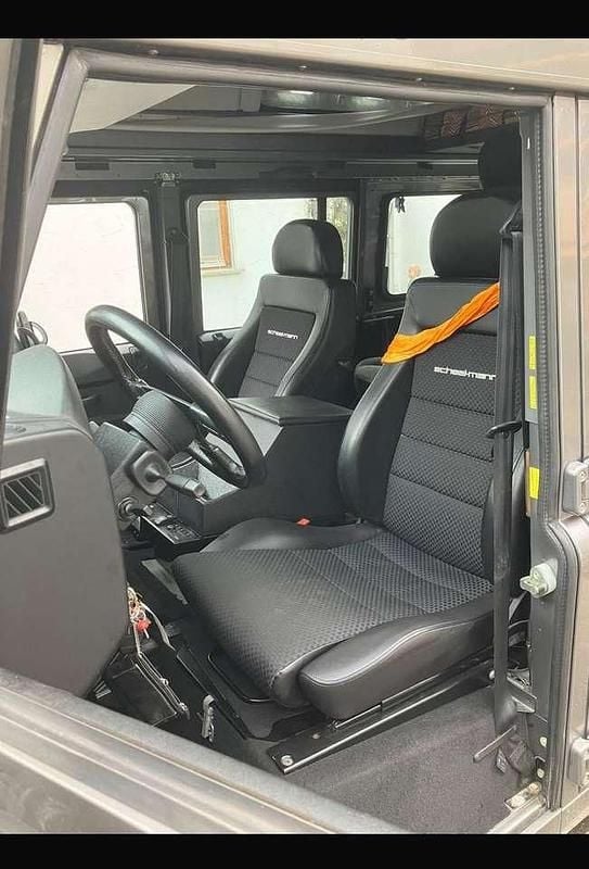 Gebraucht Land Rover Defender 122 PS (89 kW) 2010 Grau Kombi