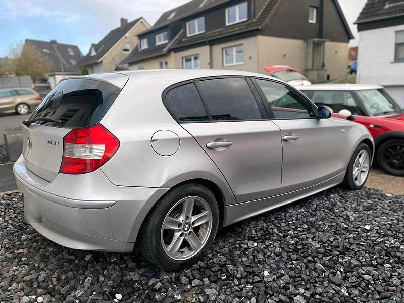 Gebraucht BMW 120 150 PS (110 kW) 2006 Silber Kleinwagen