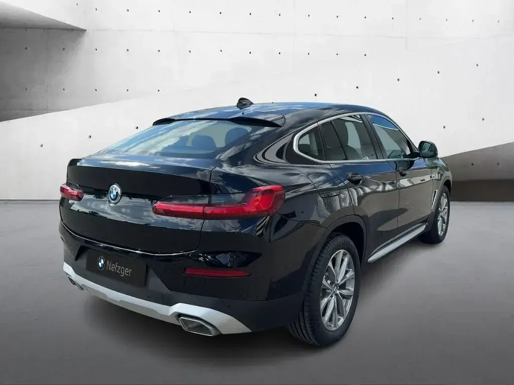Gebraucht BMW X4 Performance 184 PS (135 kW) 2022 Schwarz ii SUV