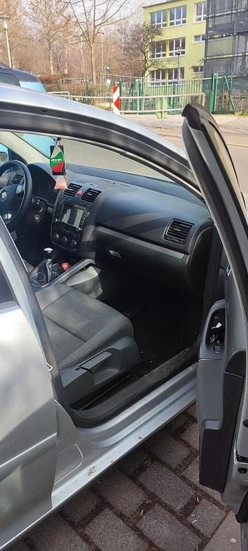 Gebraucht VW Golf V 105 PS (77 kW) 2007 Silber Limousine