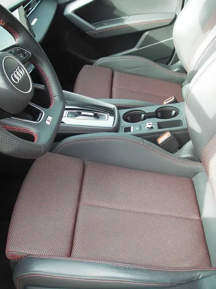 Gebraucht Audi A3 Advanced 150 PS (110 kW) 2024 Rot Kombi