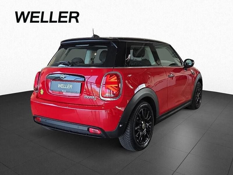 Gebraucht Mini Cooper SE Classic 135 kW (184 PS) 2023 Chili red (rot) Kleinwagen