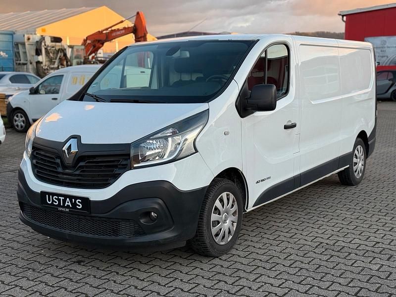 Gebraucht Renault Trafic 115 PS (84 kW) 2015 Weiß Van / Kleinbus