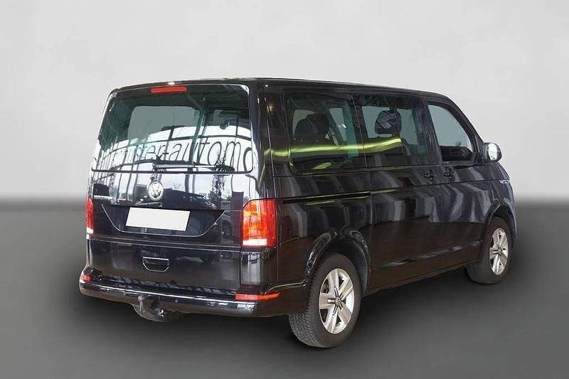 Second-hand VW Multivan 204 CP (150 kW) 2022 Negru Monovolum