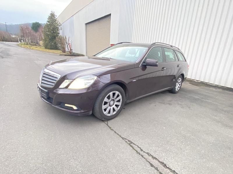 Gebraucht Mercedes E220 170 PS (125 kW) 2010 Violet Kombi