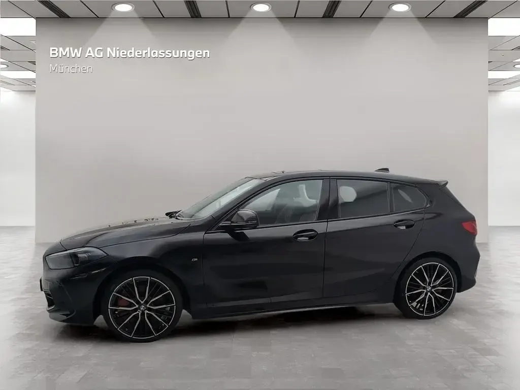 Käytetty BMW 120 Performance 178 HP (130 kW) 2023 Musta Viistoperä