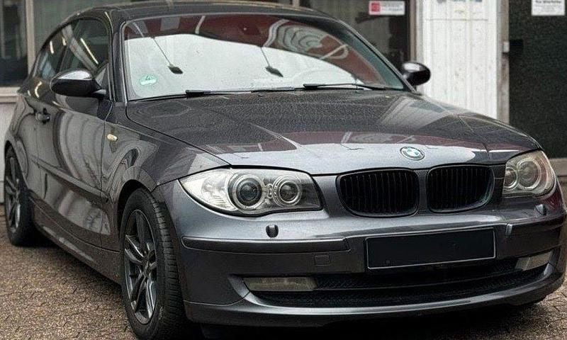 Grau Gebraucht 2007 BMW 120 Performance Kleinwagen | 4.600 € (Guter Preis) - Bild 1/4