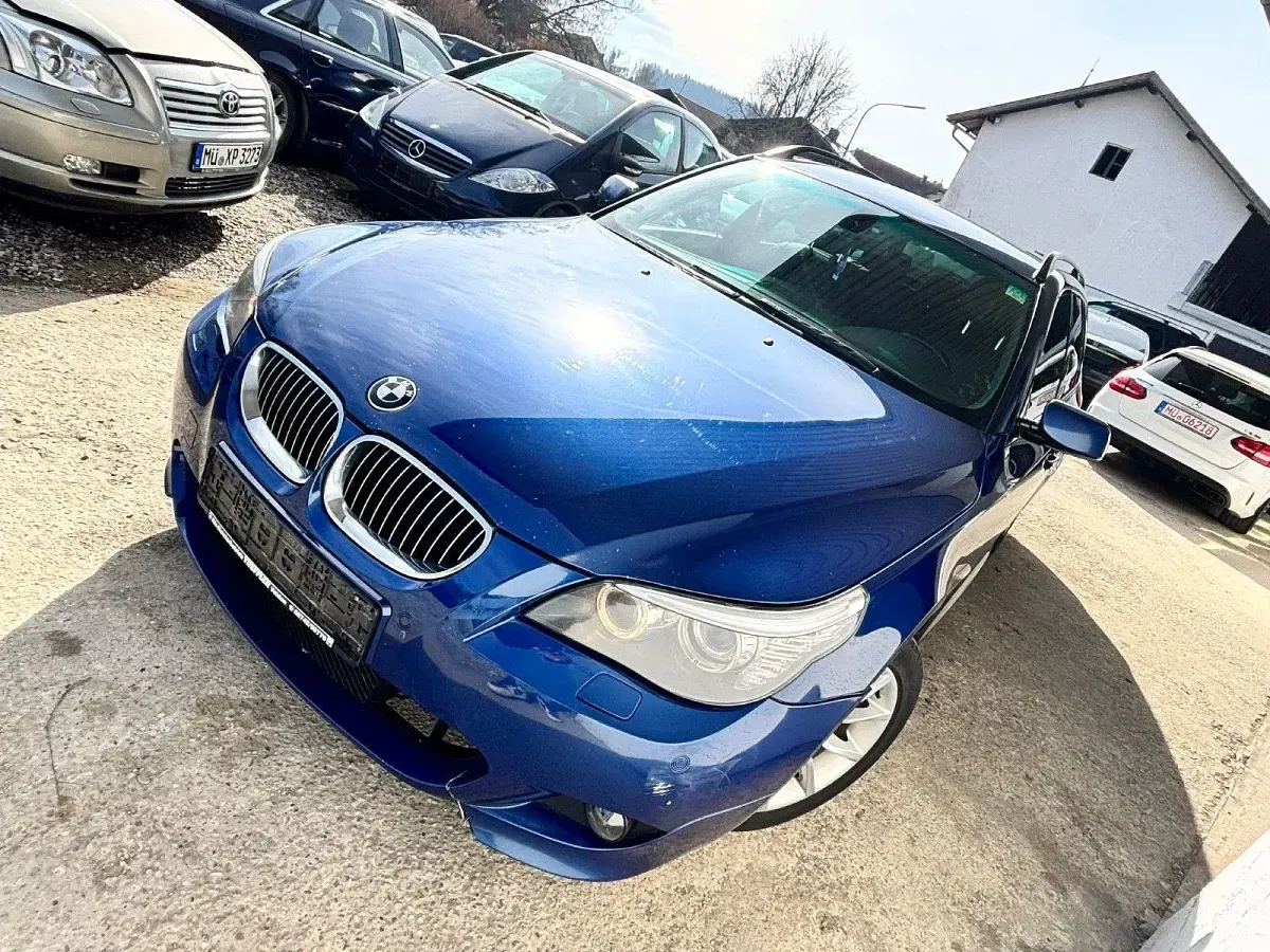 Gebraucht BMW 525 M Sport 197 PS (144 kW) 2009 Blau Kombi