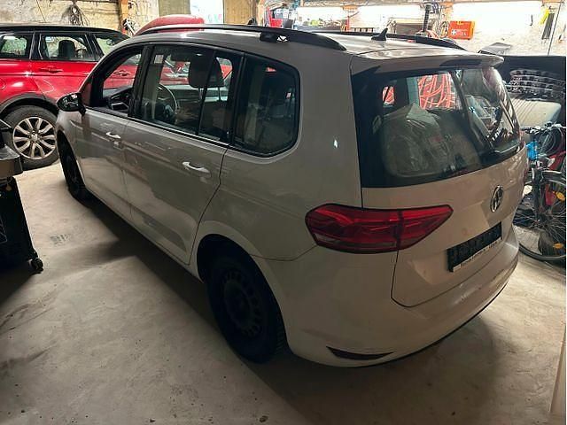 Gebraucht VW Touran Comfortline 116 PS (85 kW) 2020 Weiß Van / Kleinbus