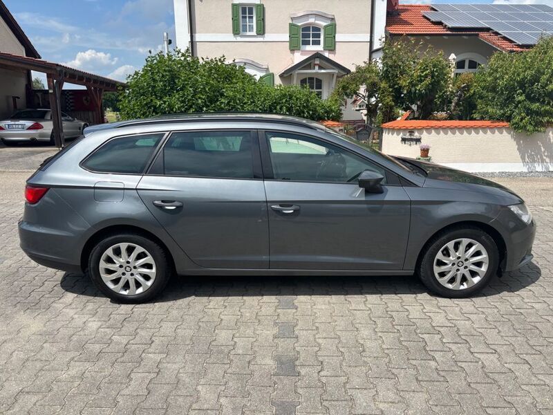 Grau Gebraucht 2014 Seat Leon ST Style Kombi | 9.300 € (Superpreis) - Bild 1/4