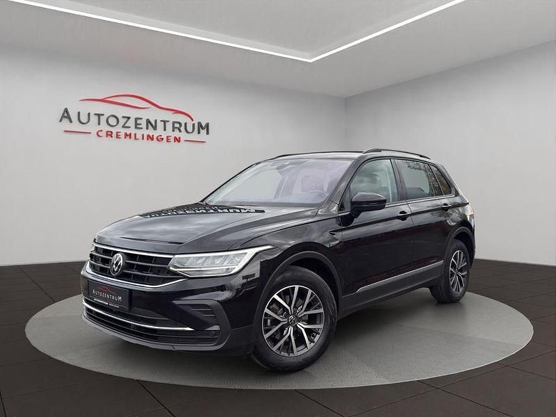 Schwarz Gebraucht 2022 VW Tiguan Life SUV | 22.990 € (Fairer Preis) - Bild 1/4