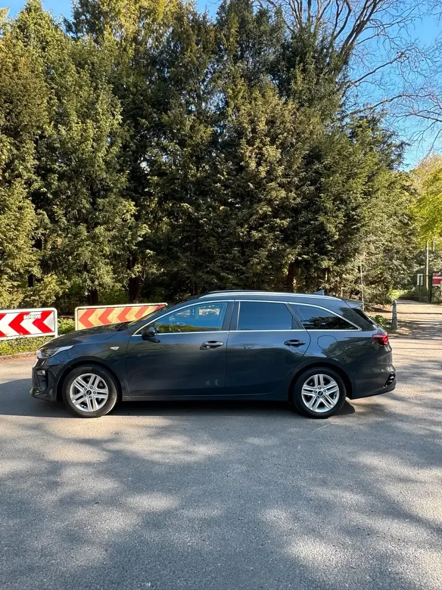 Gebraucht Kia Ceed 136 PS (100 kW) 2021 Grau Kleinwagen