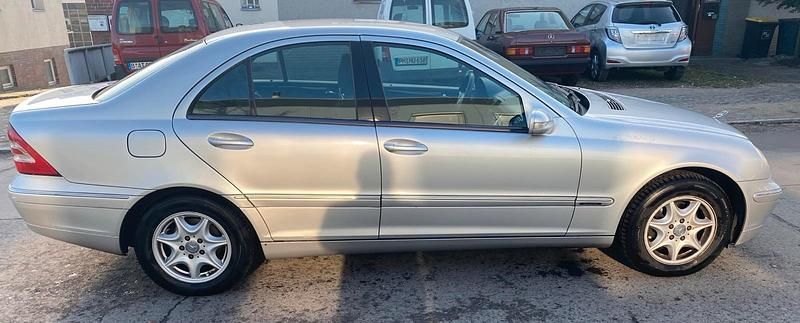 Gebraucht Mercedes C180 Elegance 143 PS (105 kW) 2004 Silber Limousine